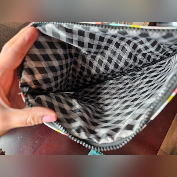 It's a Good Day Quilted Clutch EUC - Picture 5 of 7